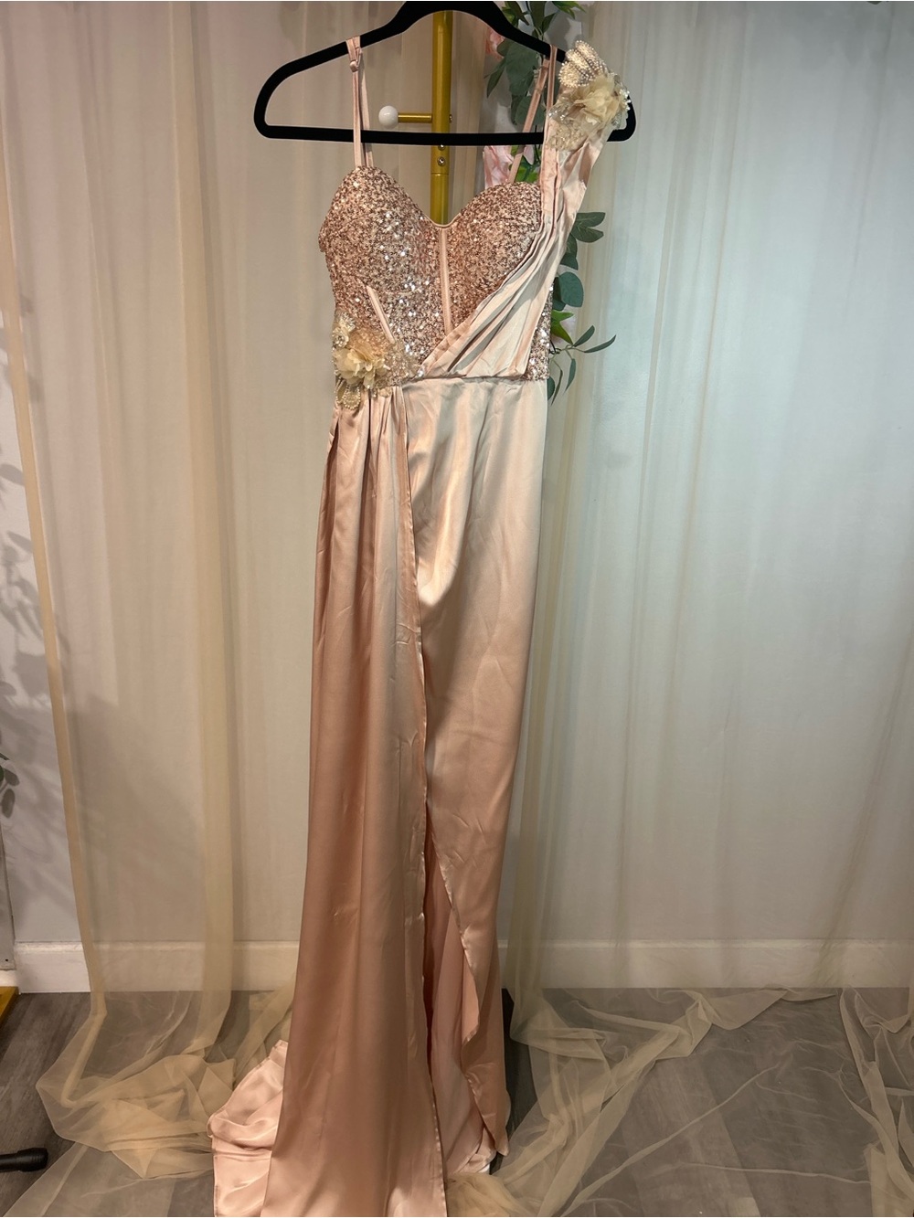Faeriesty Gold One Shoulder Sequin Satin Prom Gown XS Formal Maxi Dress